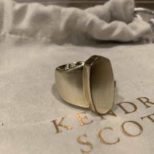 ❌SOLD❌ Kendra Scott Reagan Cocktail Ring in Gold